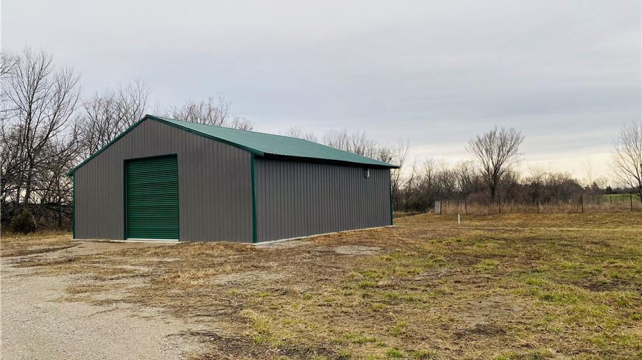 1603 Wagon Road, Mapleton, KS 66754