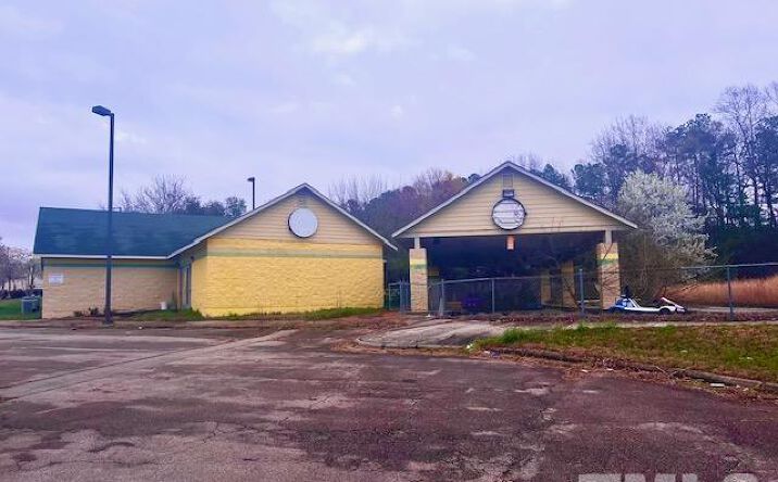 Pictures of Industrial property located at 203 N Cooper Drive, Henderson, NC 27536 for sales - image #1