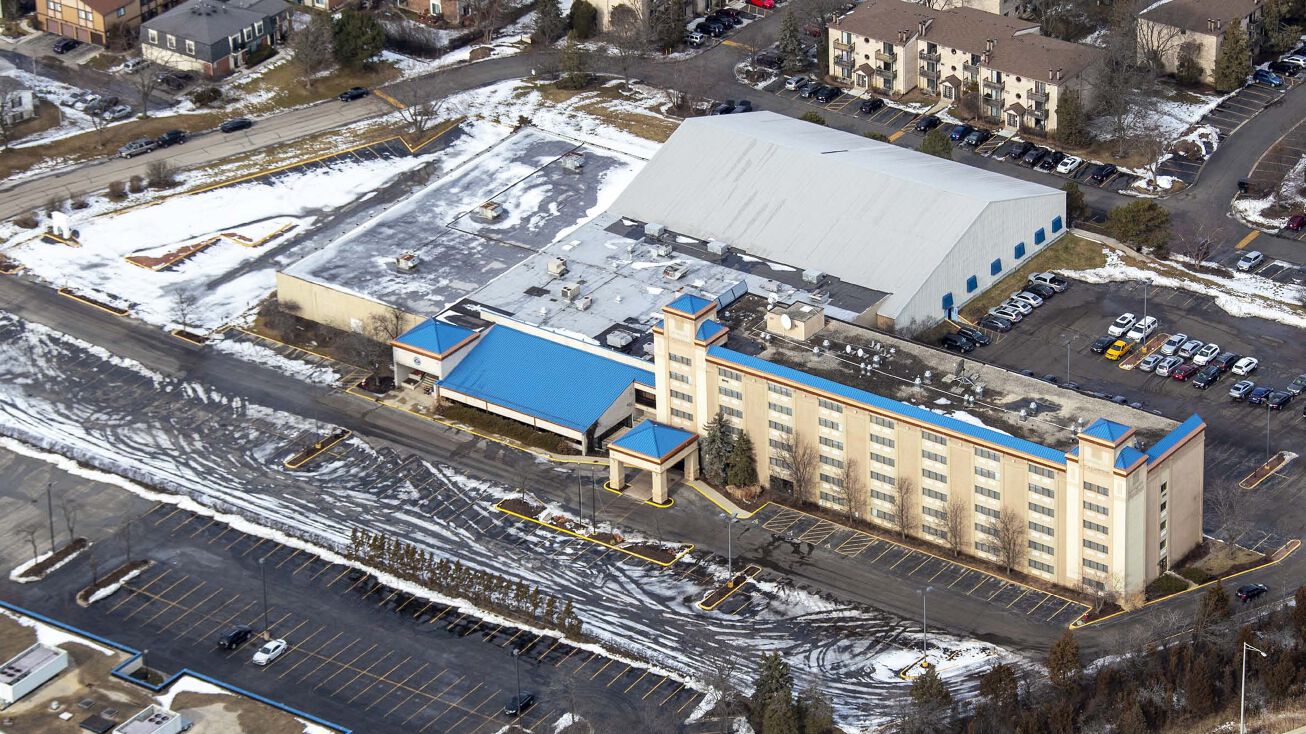 1550 E Dundee Rd, Palatine, IL 60074