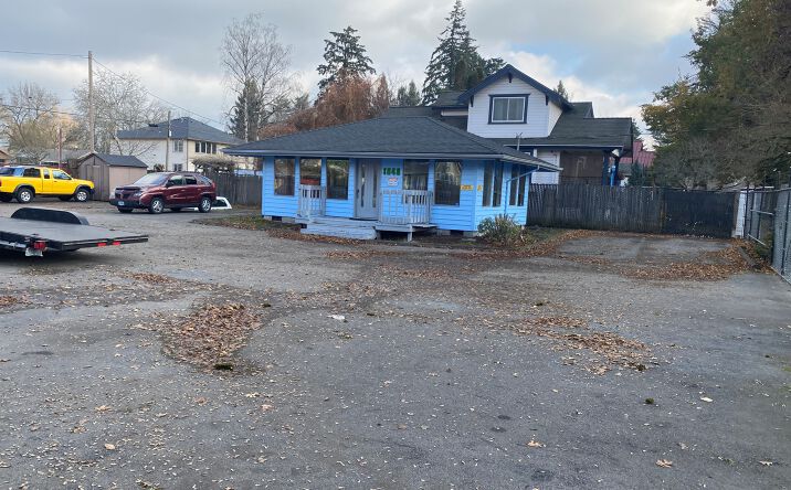 Pictures of Retail property located at 1640 Capitol St NE, Salem, OR 97301 for sales - image #1