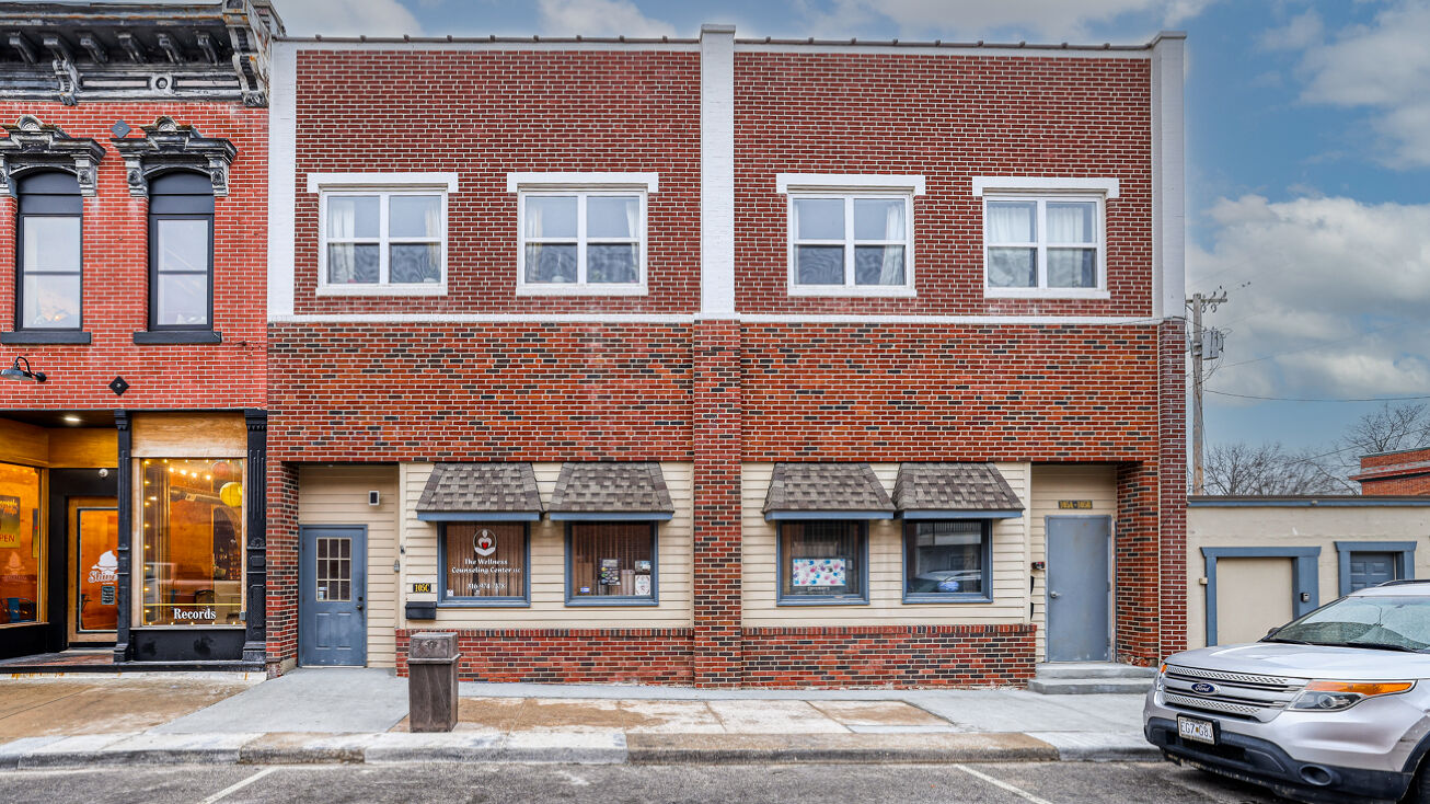 105 W Wall St, Harrisonville, MO 64701