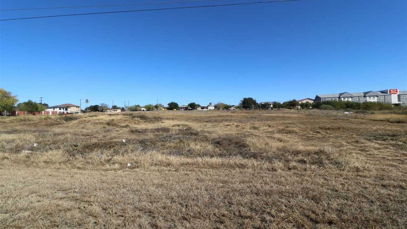 3510 S Urbahn Ave, Laredo, TX 78046