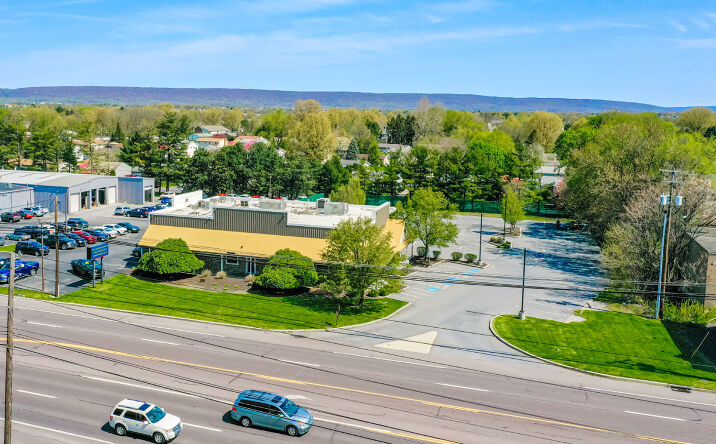 Pictures of Retail property located at 6035 Carlisle Pike, Mechanicsburg, PA 17050 for sales - image #1