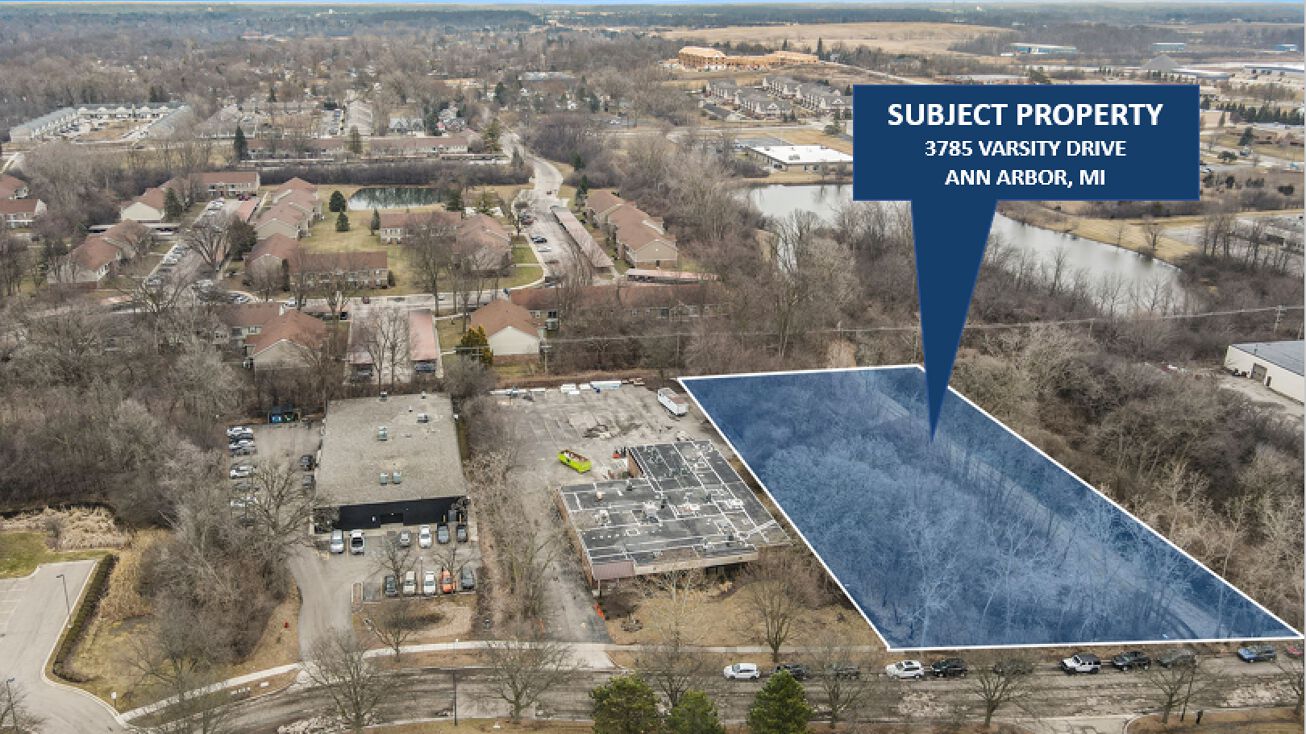 3785 Varsity Dr, Ann Arbor, MI 48108