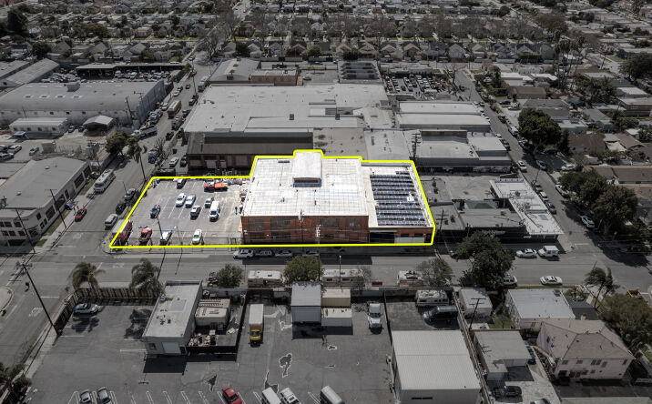 Pictures of Industrial property located at 2010 W 62nd St, Los Angeles, CA 90047 for sales - image #1