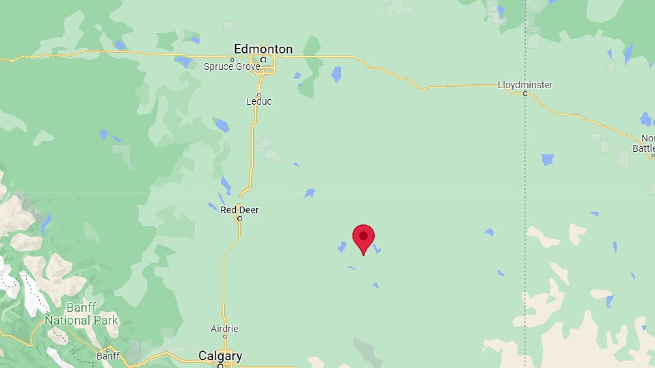 33 Railway Ave, Endiang, CA T0J 1G0