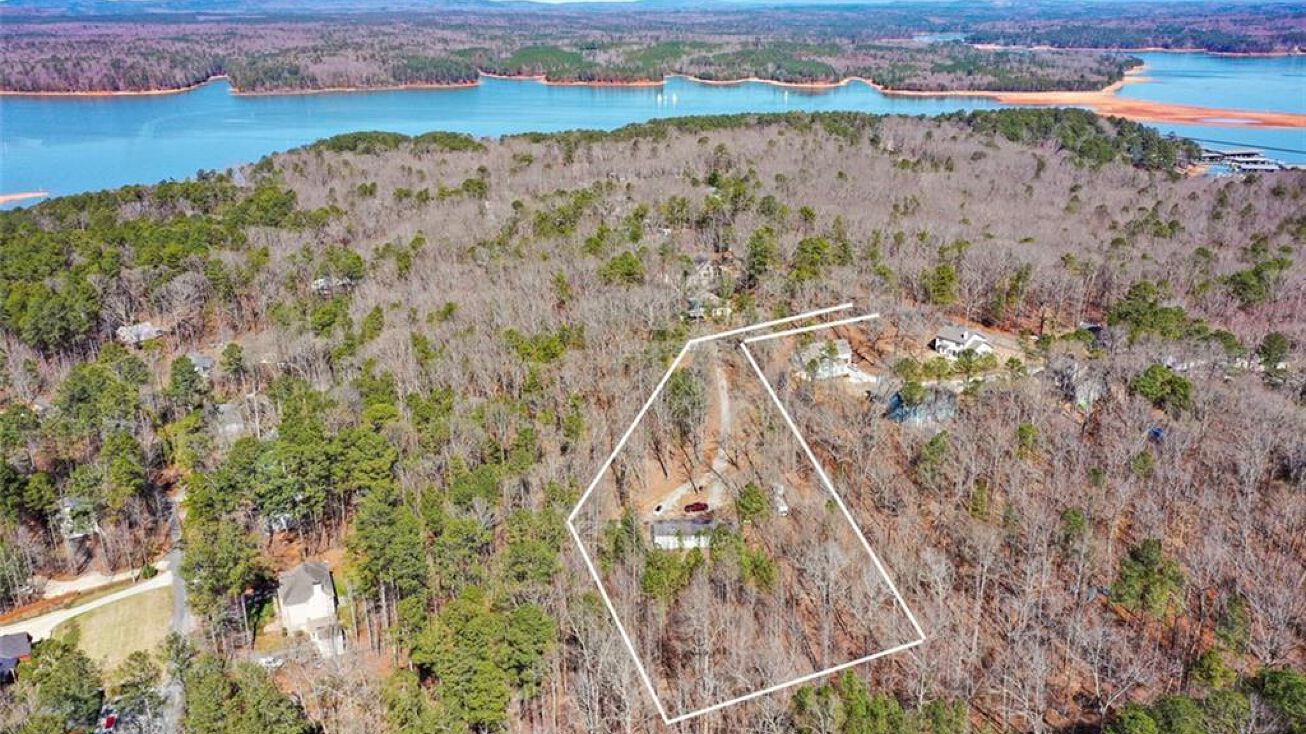 7075 Galts Ferry Rd, Acworth, GA 30102