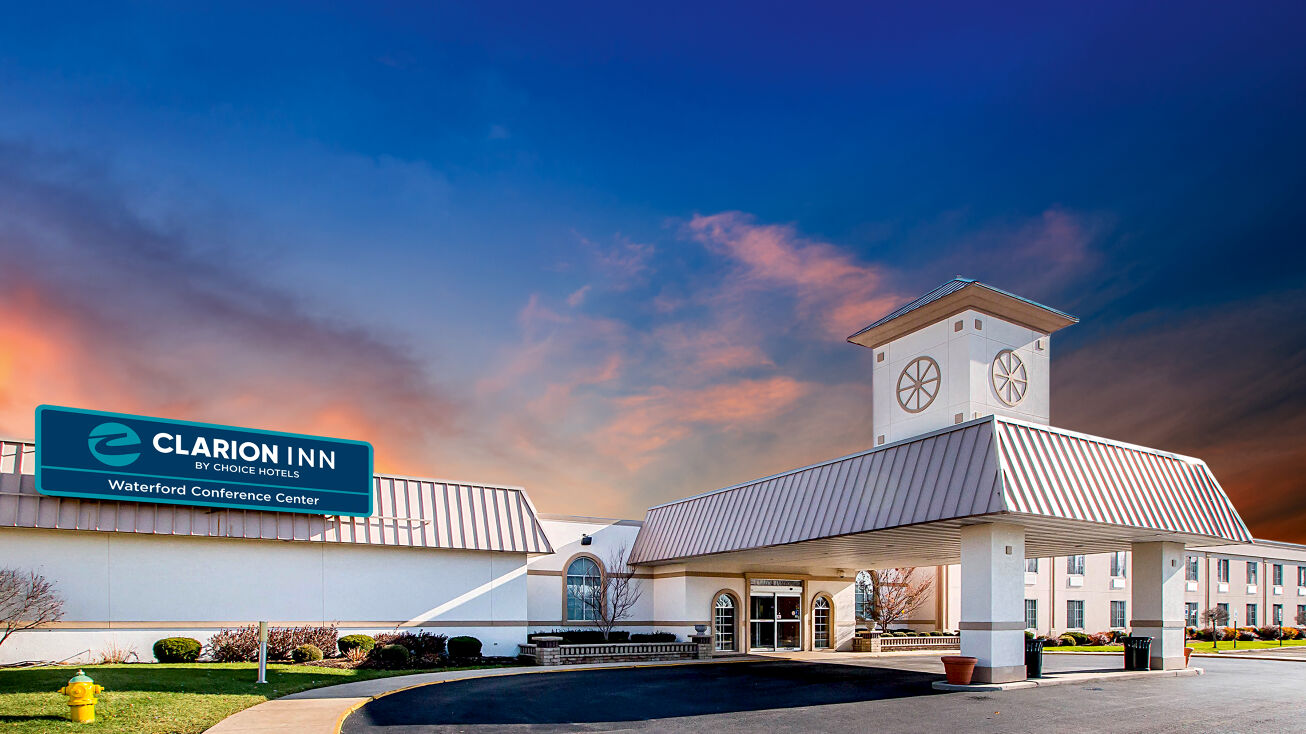 Pictures of Hospitality property located at 933 S Riverside Dr, Elmhurst, IL 60126 for sales - image #1