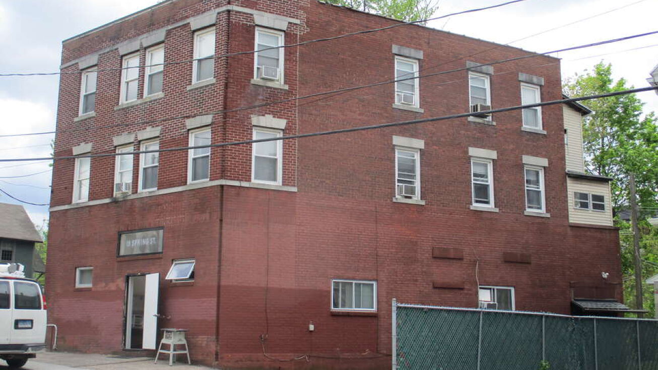 19 Spring St, Middletown, CT 06457