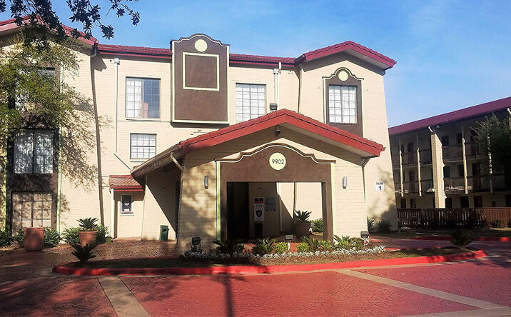Pictures of Hospitality property located at 9902 Gulf Fwy, Houston, TX 77034 for sales - image #1