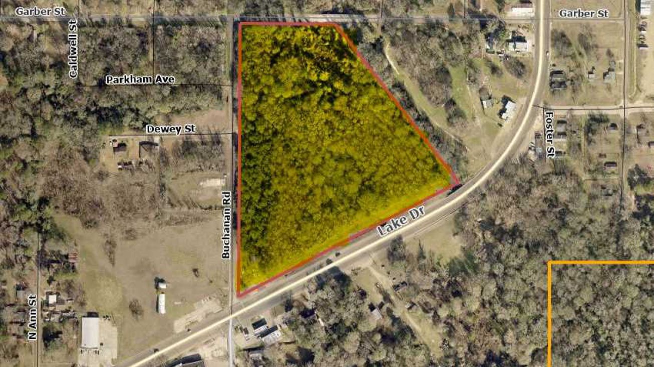 1815 S Lake Dr, Texarkana, TX 75501