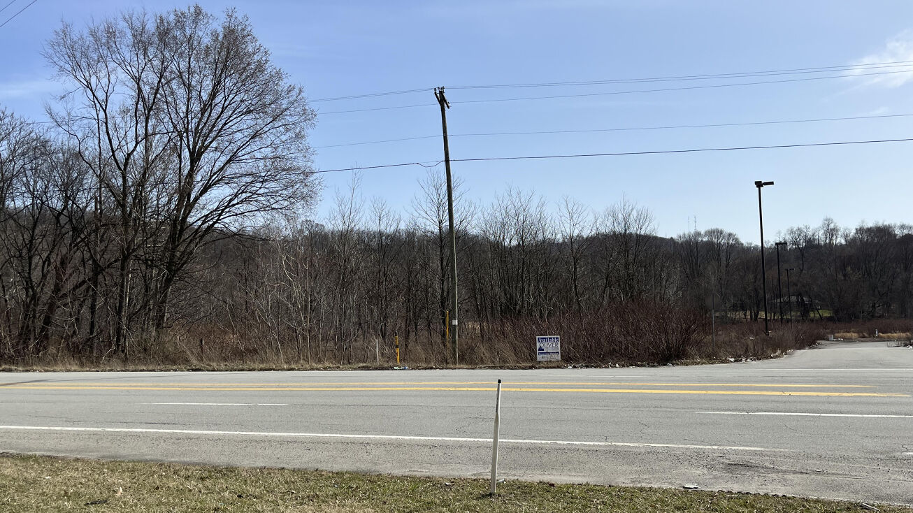 Greensburg Rd, Lower Burrell, PA 15068