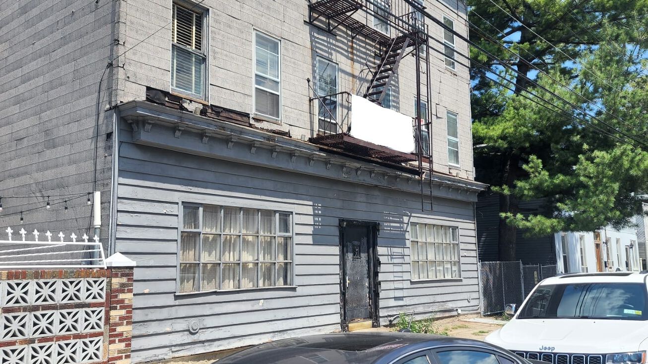 8605 95th Ave, Queens, NY 11416