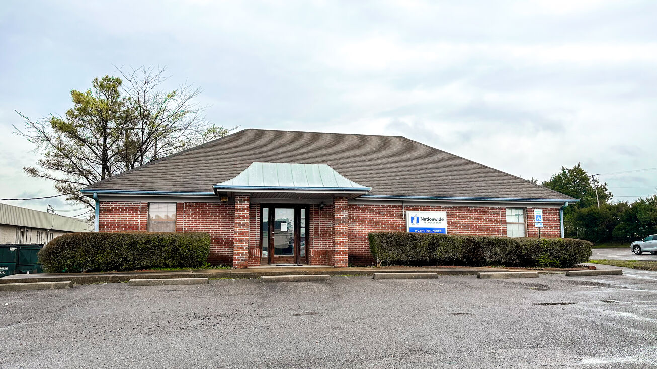 212 Goodman Rd E, Southaven, MS 38671