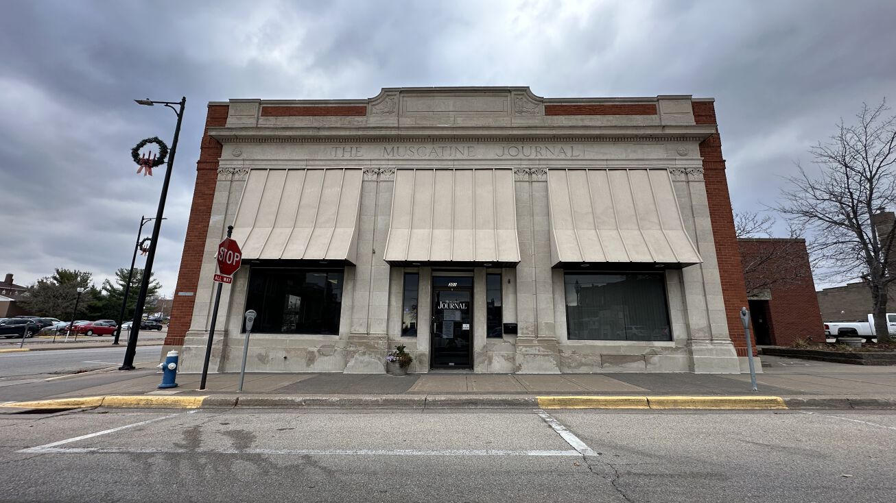 301 E 3rd St, Muscatine, IA 52761 Office Property for Sale 301 E