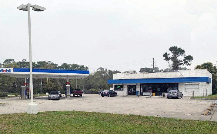 Pictures of Retail property located at 1045 Broadway St, Oviedo, FL 32765 for sales - image #1