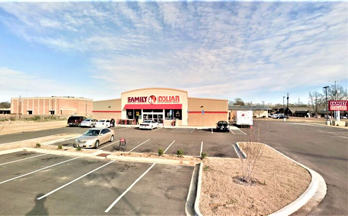 Pictures of Retail property located at 700 MS-7, Greenwood, MS 38930 for sales - image #1