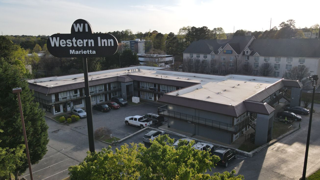 Pictures of Hospitality property located at 2682 Windy Hill Rd SE, Marietta, GA 30067 for sales - image #1