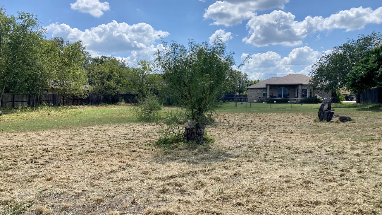 347 Edgehill Dr, Pleasanton, TX 78064