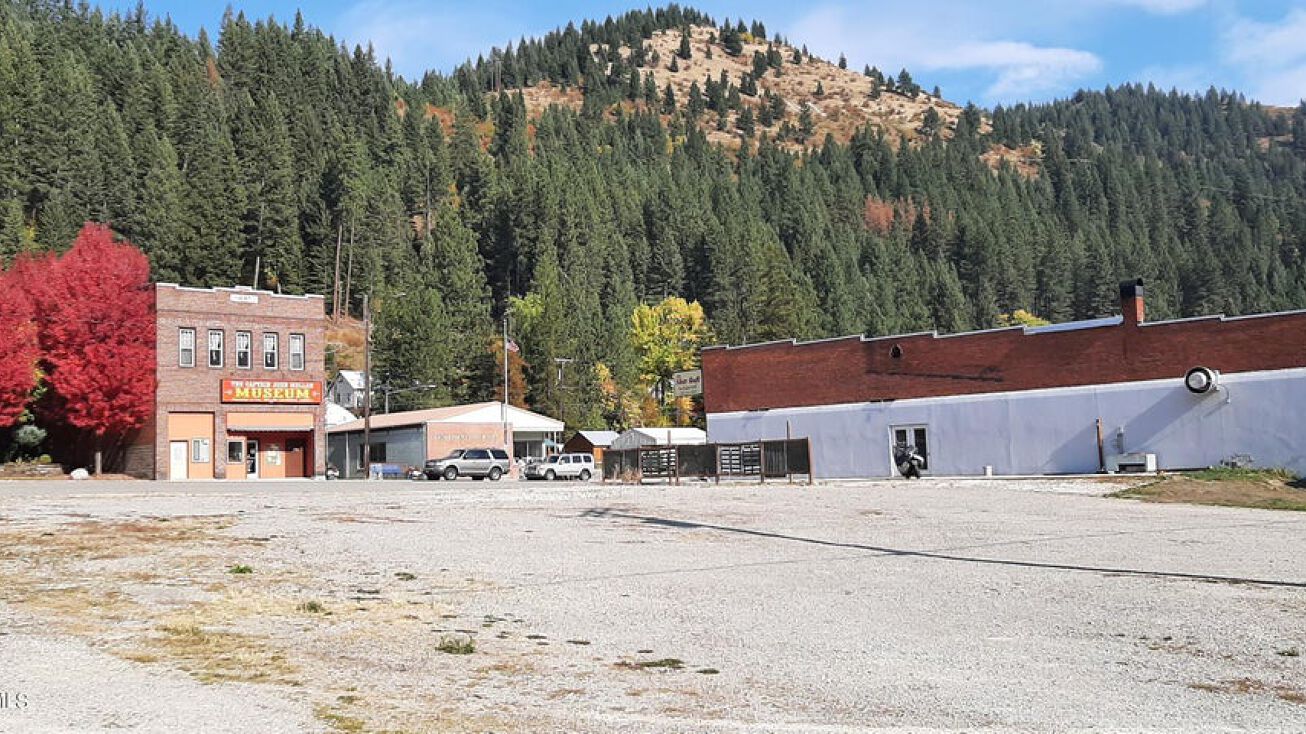 218 Earle St, Mullan, ID 83846