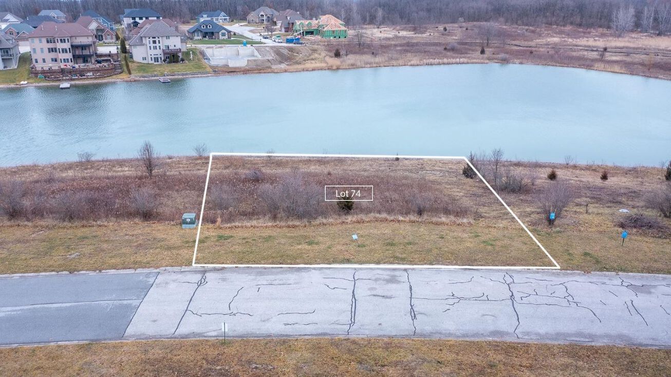 9300 Doubletree Dr S, Crown Point, IN 46307