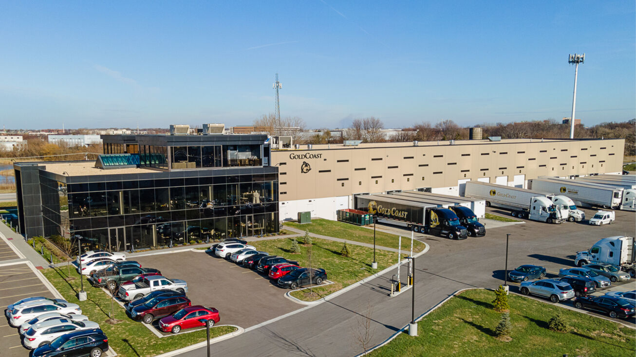 1425 Madeline Ln, Elgin, IL 60124