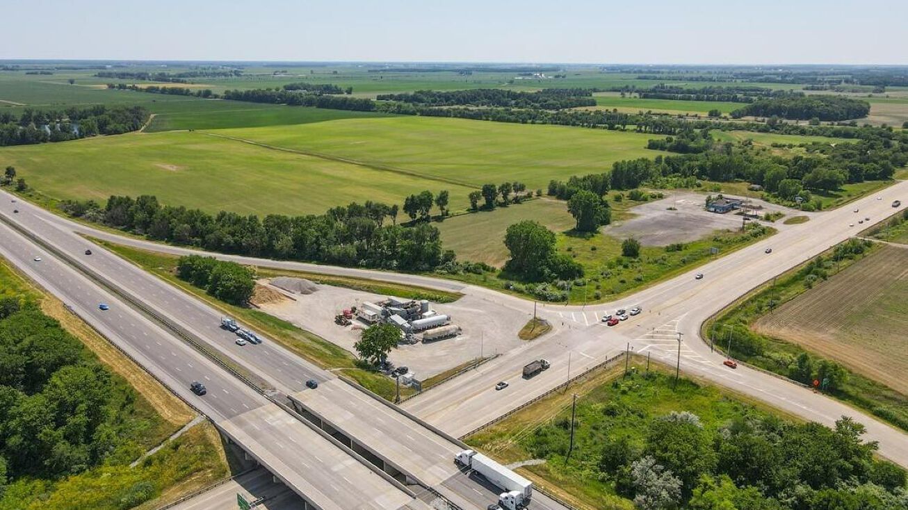 2105 181st Ave, Lowell, IN 46356