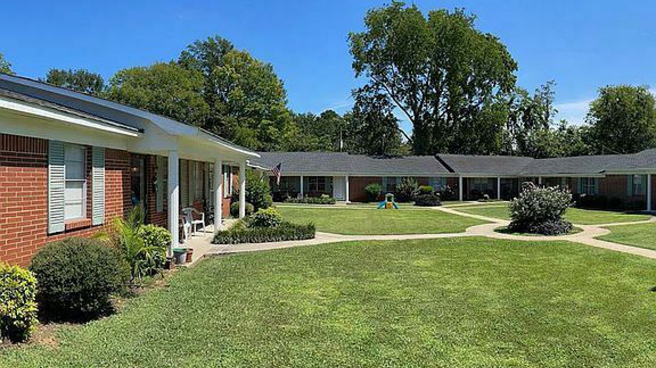 1000 Main St, Moulton, AL 35650