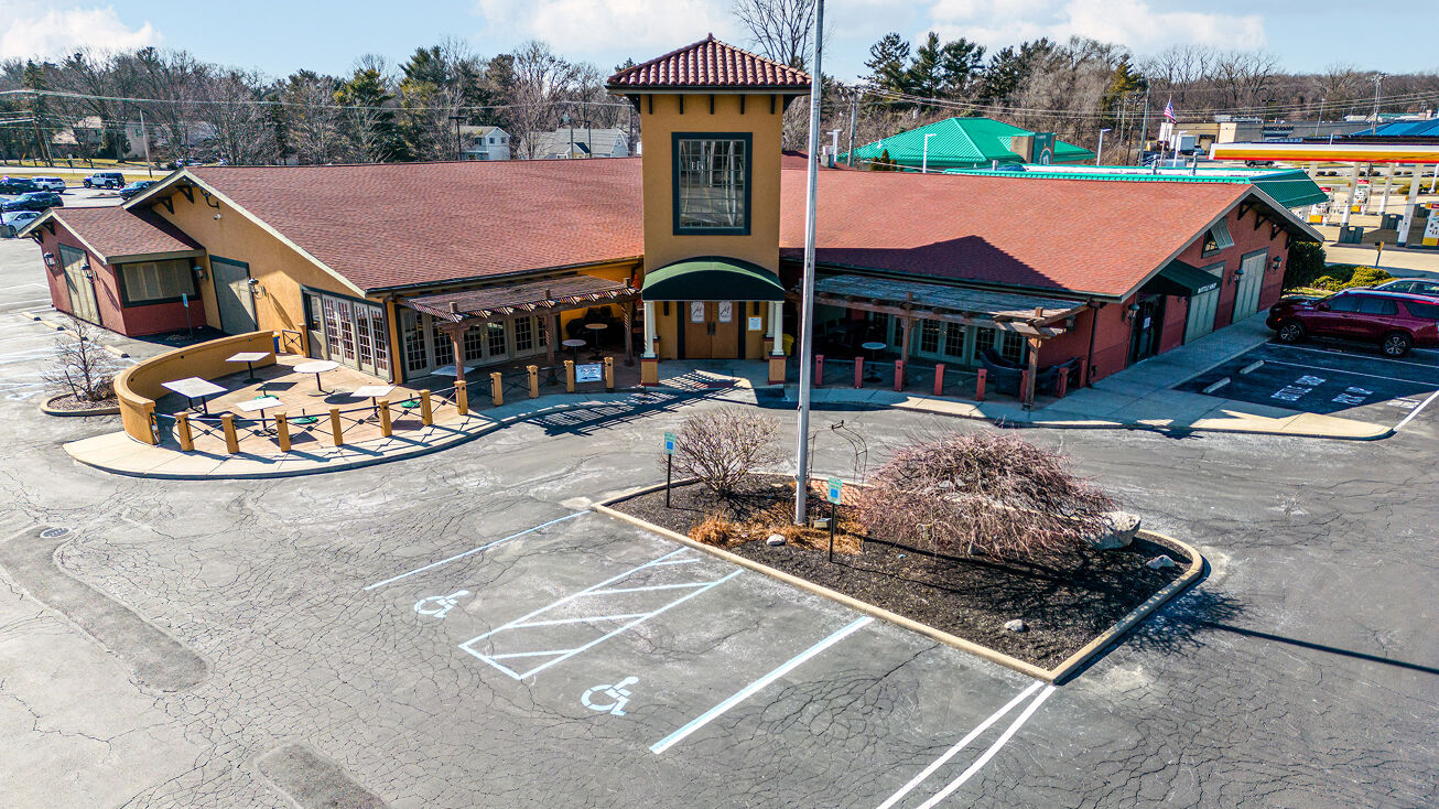 5453 Monroe St, Toledo, OH 43623