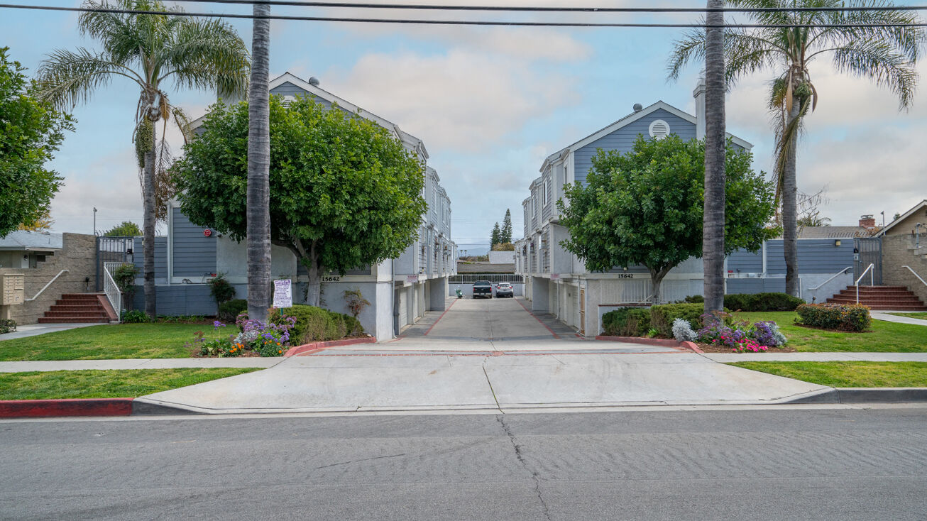 15642 Pasadena Ave, Tustin, CA 92780