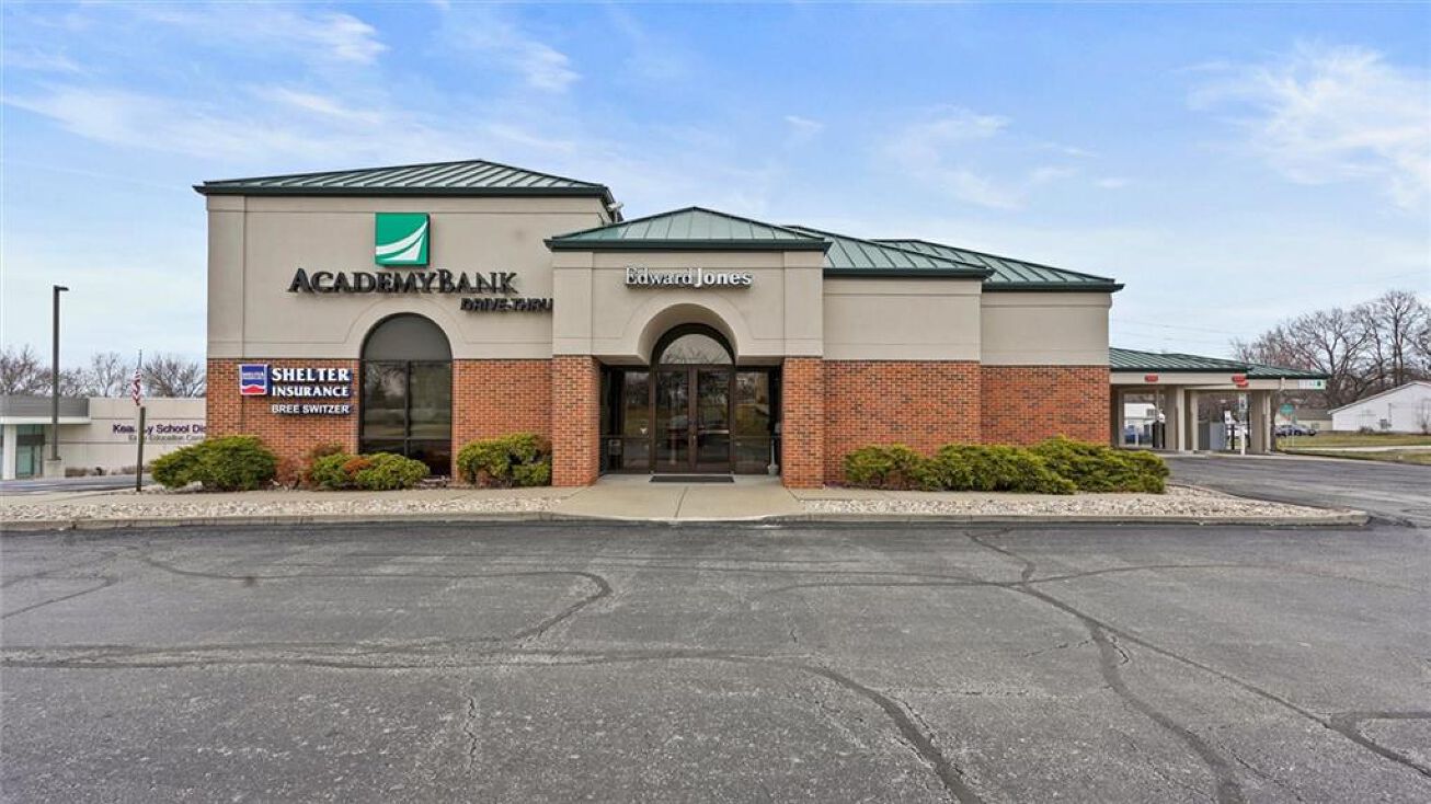 100 W 92 Highway, Kearney, MO 64060 Office Property for Sale 100 W