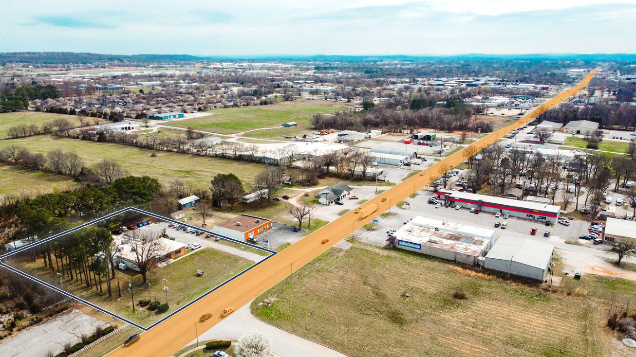 3559 N Thompson St, Springdale, AR 72764 Office Property for Sale