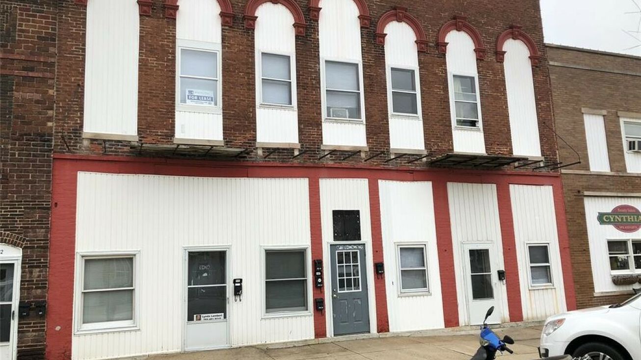 102 112 W Main St, Thorntown, IN 46071 Retail Property for Sale