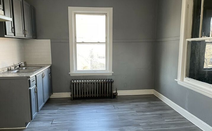Pictures of Multifamily property located at 12001 S Lafayette Ave, Chicago, IL 60628 for comps - image #1