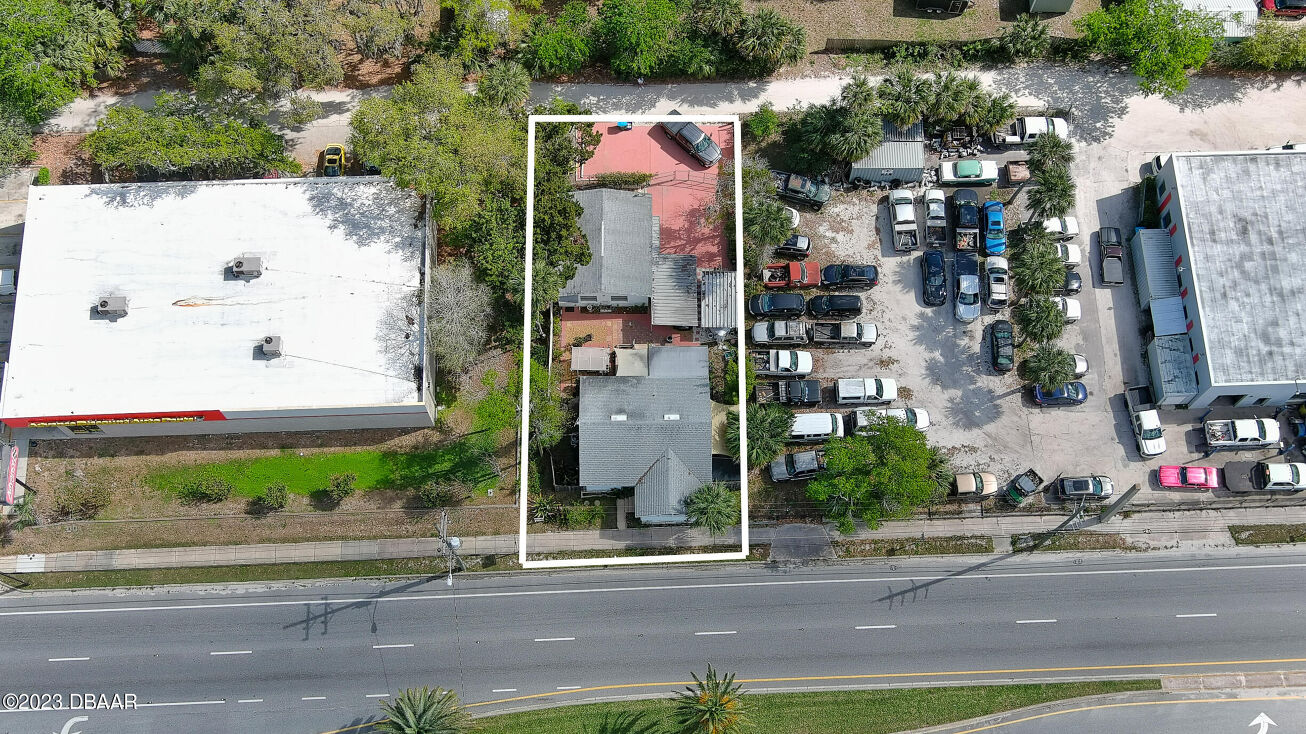 607 N Dixie, New Smyrna Beach, FL 32168