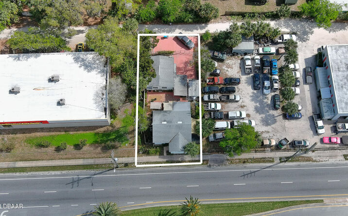 Pictures of Mixed Use property located at 607 N Dixie, New Smyrna Beach, FL 32168 for sales - image #1