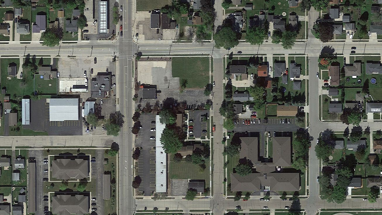 912 S Commercial St, Neenah, WI 54956