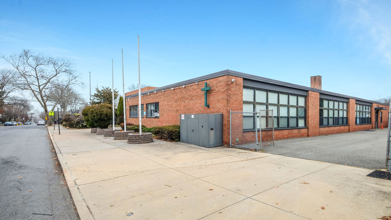 129 Clinton Ave, Staten Island, NY 10301