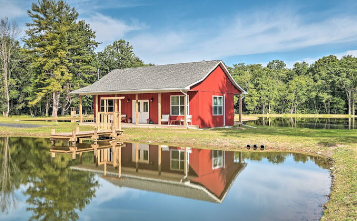 Pictures of Hospitality property located at 279 Greenview Dr, Saylorsburg, PA 18353 for sales - image #1