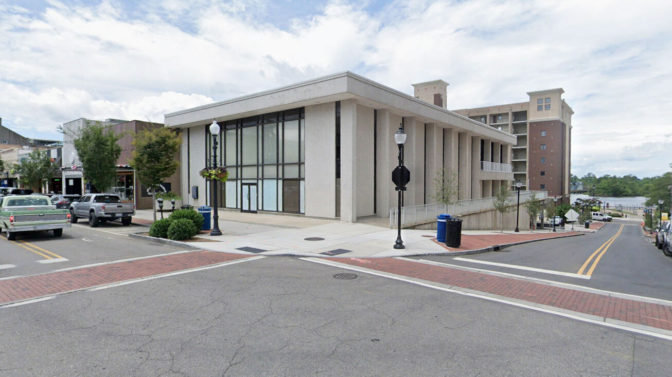 155 N Front St, Wilmington, NC 28401