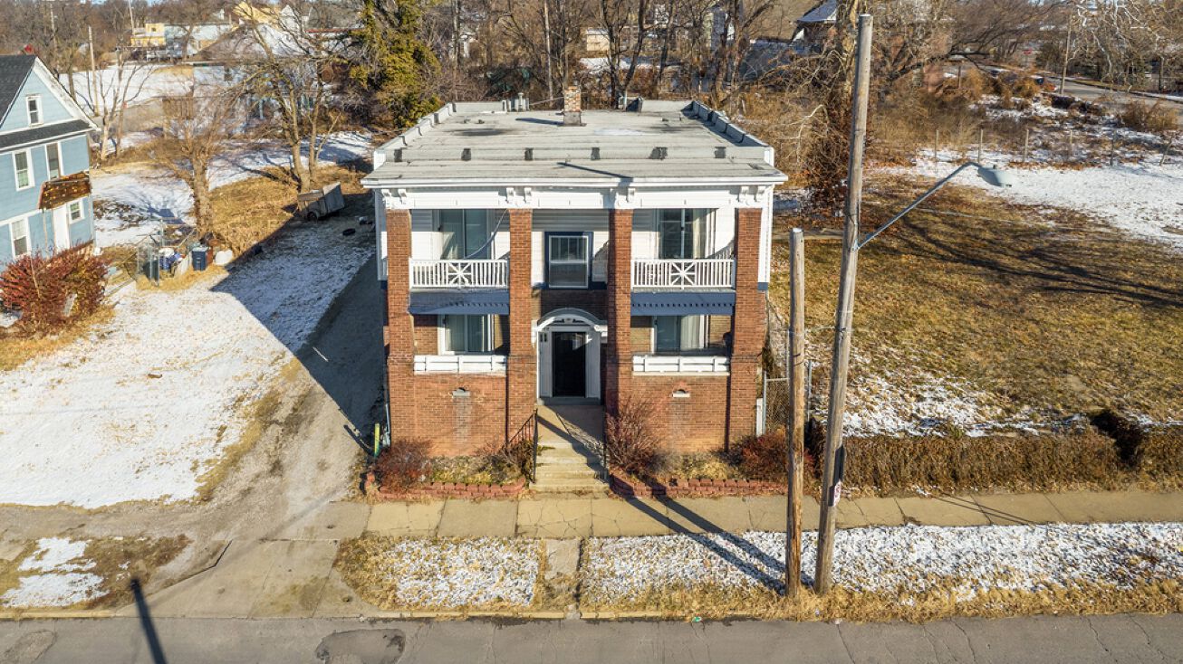 1808 E 35th St, Kansas City, MO 64109