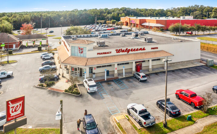 Pictures of Retail property located at 5995 Mobile Hwy, Pensacola, FL 32526 for comps - image #1