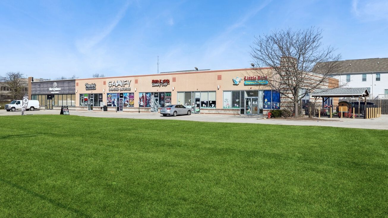 7548 W 103rd St, Bridgeview, IL 60455