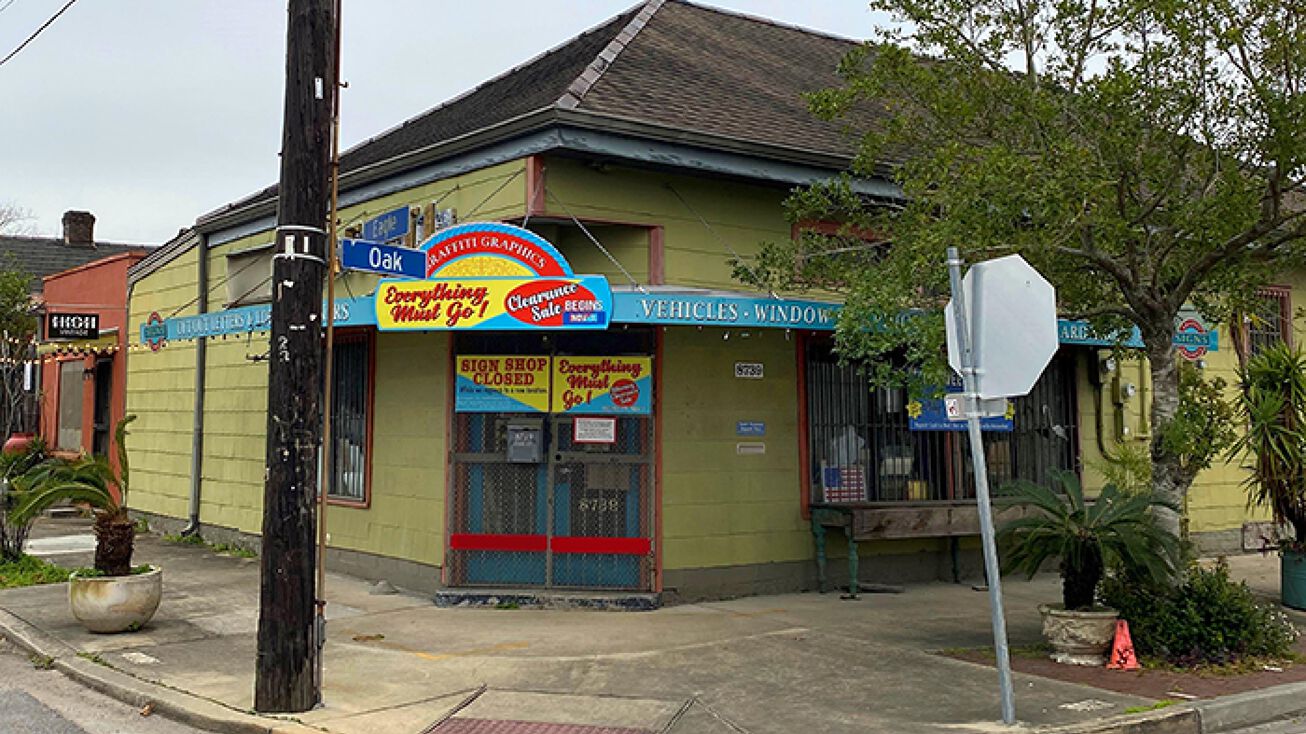 8739 Oak St, New Orleans, LA 70118