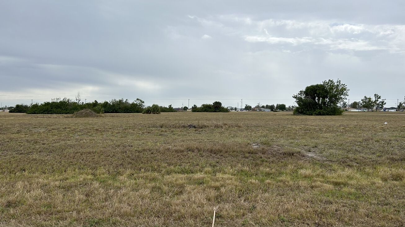 1914 NE 17th Terrace, Cape Coral, FL 33909