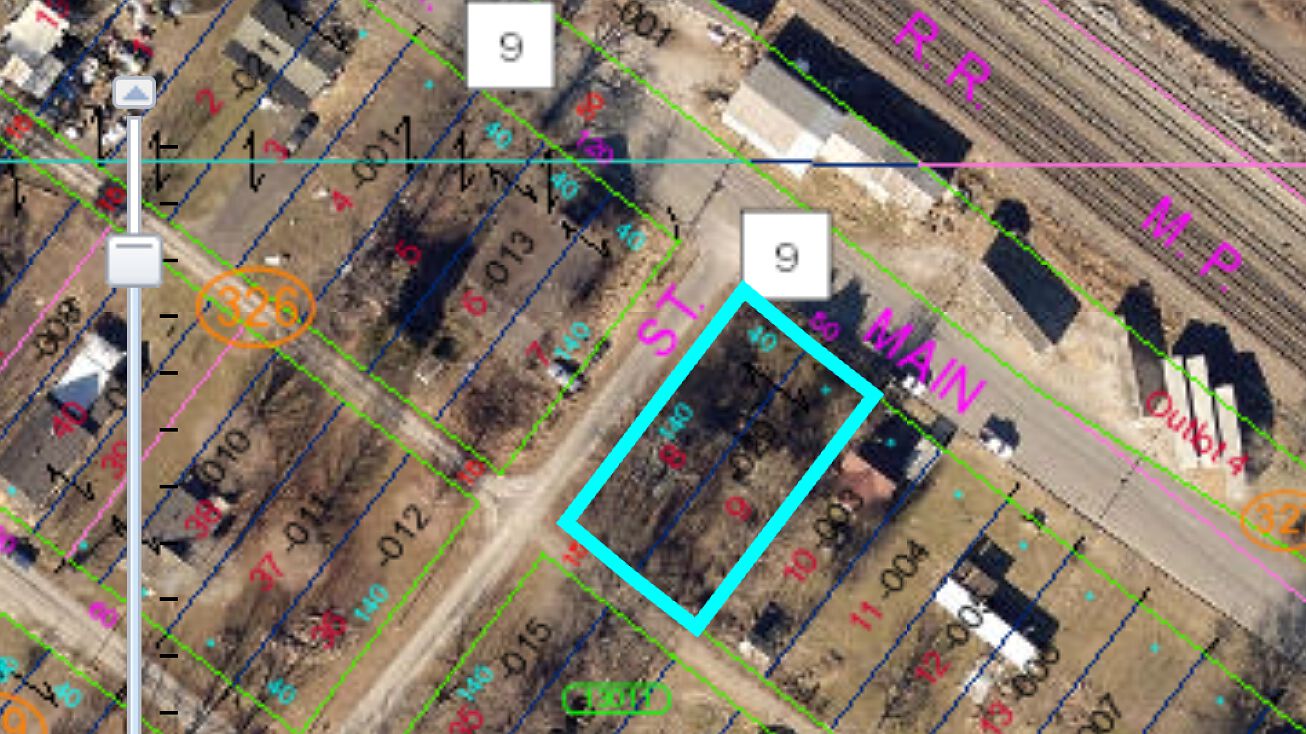 Main St and 2nd st, Gorham, IL 62940