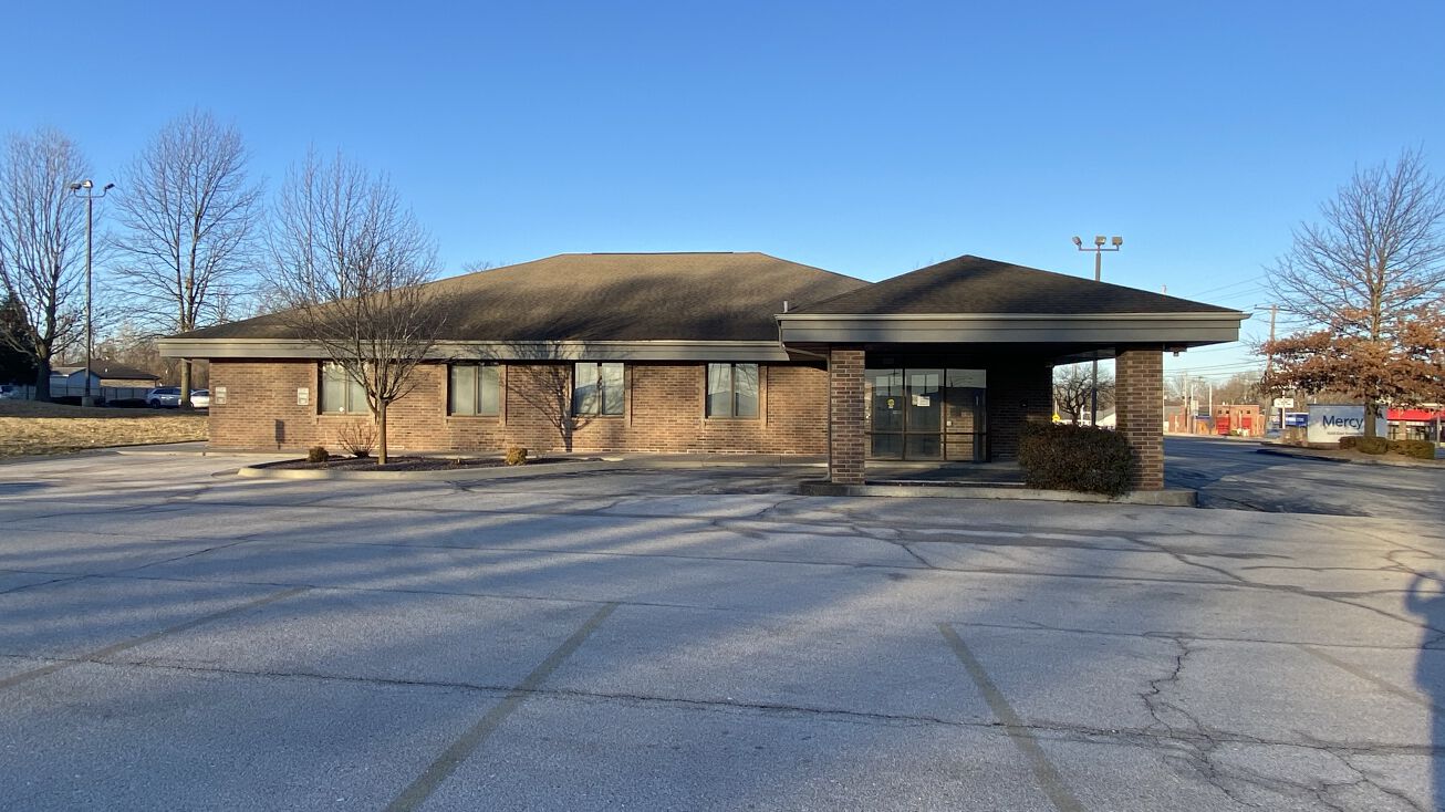 1660 E Kearney St, Springfield, MO 65803