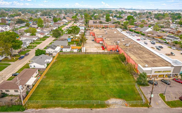 Pictures of Land, Multifamily, Office property located at 7463 Jefferson Hwy, Harahan, LA 70123 for sales - image #1