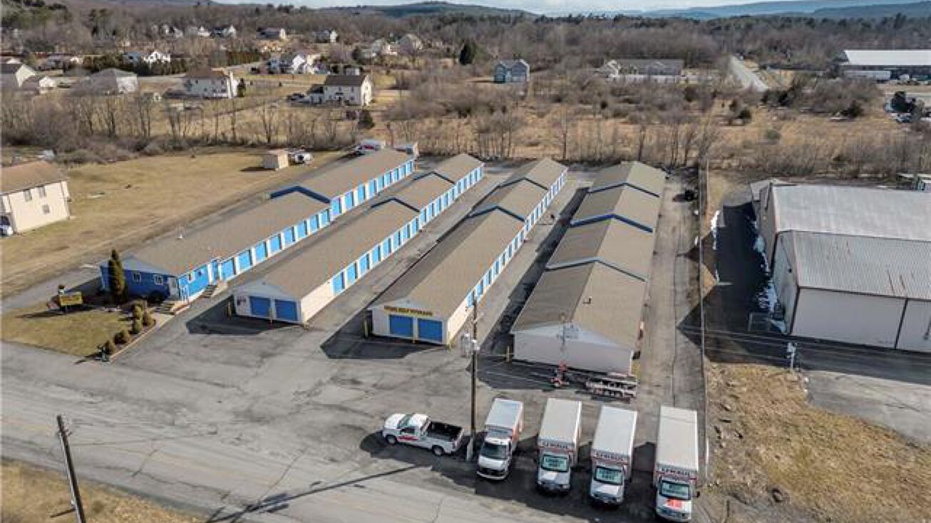 140 Switzgable Dr, Brodheadsville, PA 18322