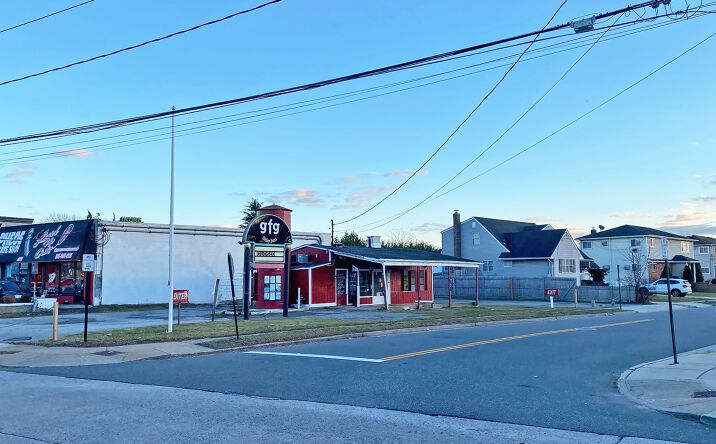 Pictures of Retail property located at 4340 Merrick Rd, Massapequa, NY 11758 for sales - image #1